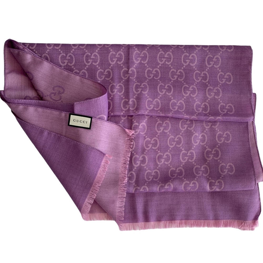 ❤️❤️❤️❤️ Gucci purple reversible scarf with all over logo NEW AUTHENTIC❤… - Picture 2 of 9